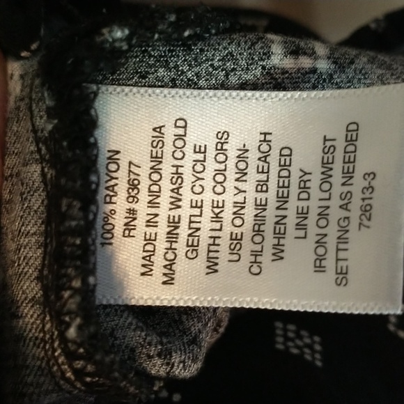 ANA long sleeve blouse, button front and cuffs. Size M. Worn once, 100%rayon - Picture 6 of 9